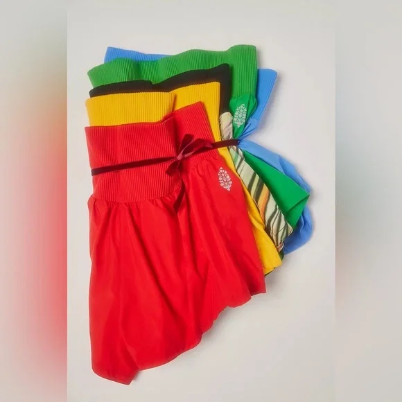 Free People Movement Carpe Diem Shorts in Red. - Picture 4 of 5